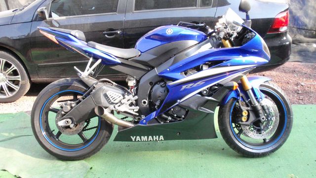 YAMAHA R6R